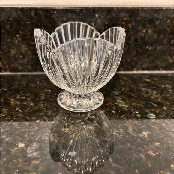 Marquis by Waterford Small Crystal Cut Scalloped Bowl/Tealight Holder - Picture 1 of 6